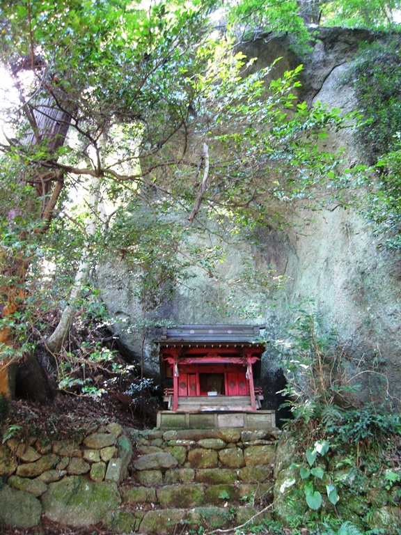 擁護岩,飯綱権現神社
